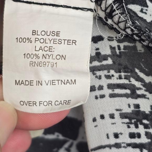 Figueroa & Flower by Anthropologie Blouse Womens Large Boho Top Flowy Geometric - Picture 5 of 10